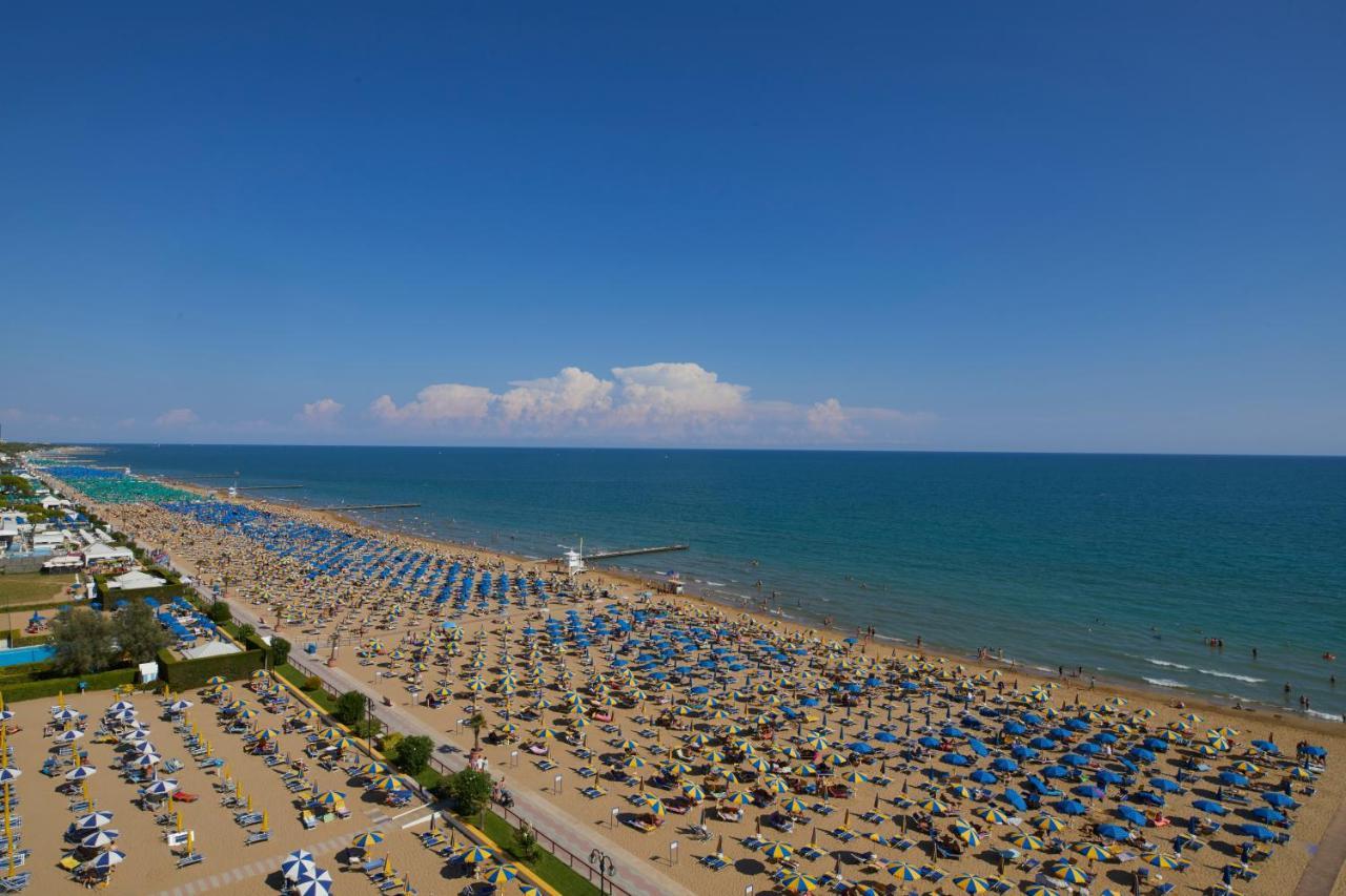 Termini Beach Hotel & Suites Лідо-ді-Єзоло Екстер'єр фото