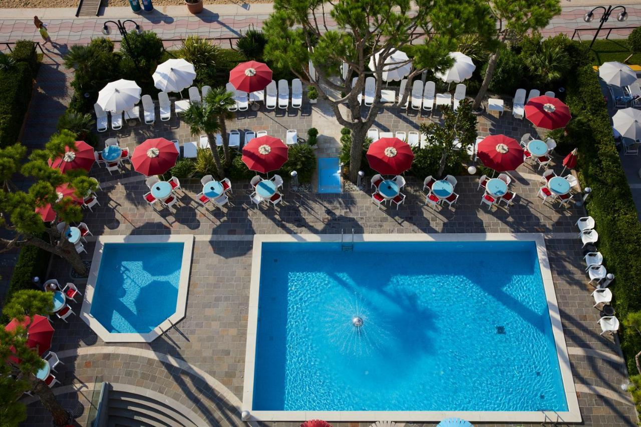 Termini Beach Hotel & Suites Лідо-ді-Єзоло Екстер'єр фото