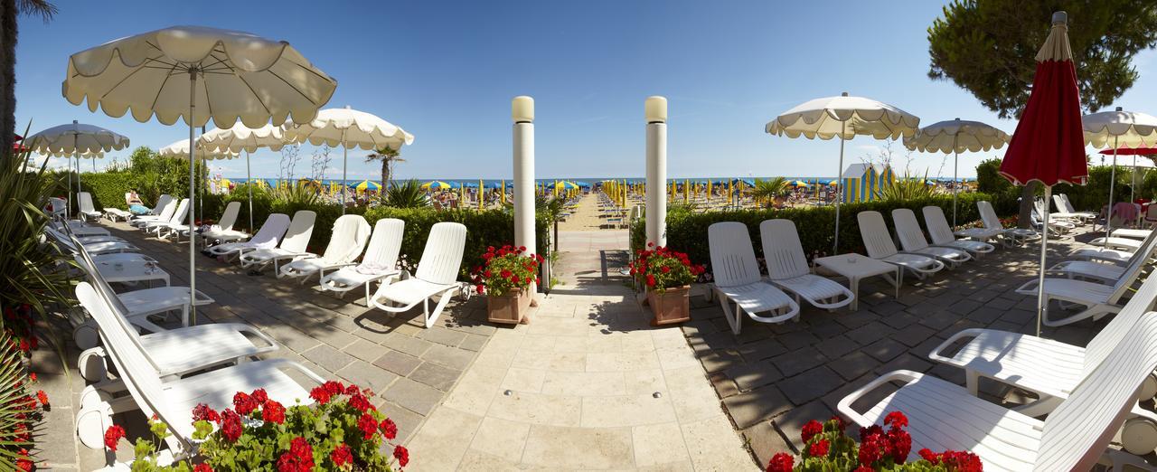 Termini Beach Hotel & Suites Лідо-ді-Єзоло Екстер'єр фото